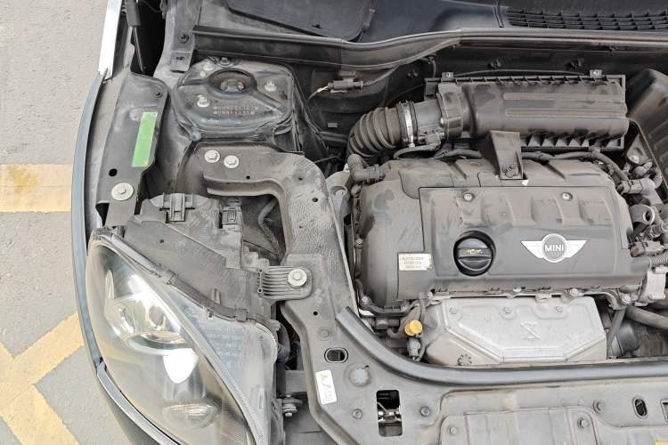 Used MINI Paceman 2013 1.6L COOPER Engine Bay Right