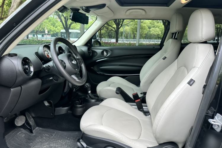 Used MINI Paceman 2013 1.6L COOPER Interior 2