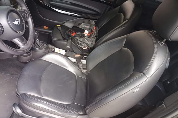 Used MINI Paceman 2013 1.6L COOPER Left Front Seat