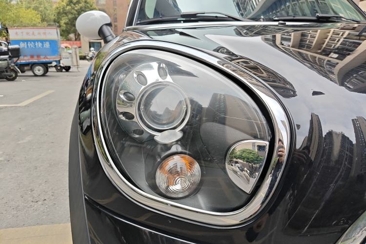 Used MINI Paceman 2013 1.6L COOPER Right Front Headlight