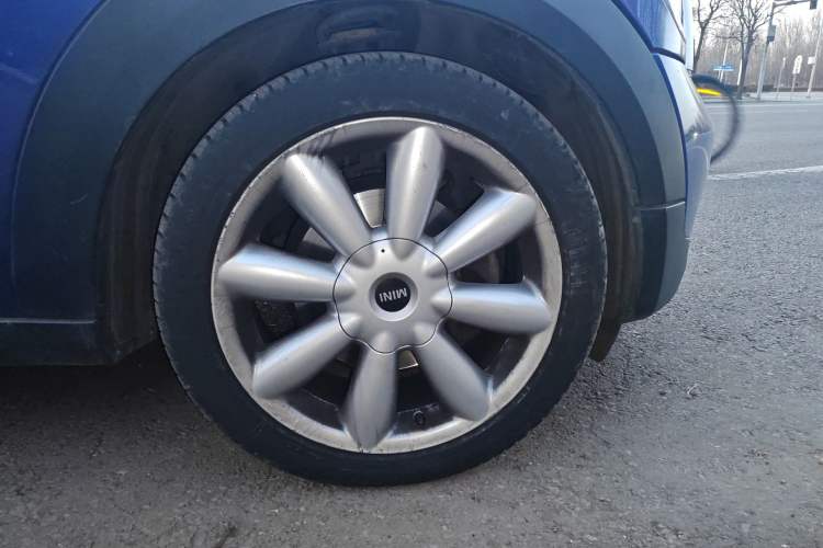 Used MINI Paceman 2013 1.6L COOPER Right Front Wheel Hub