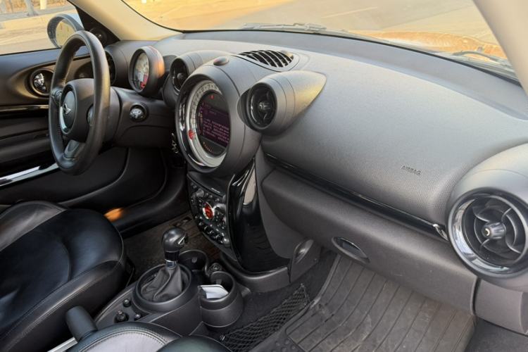Used MINI Paceman 2013 1.6L COOPER Interior 2