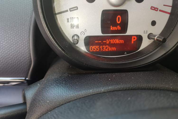 Used MINI Paceman 2013 1.6L COOPER Odometer Close Up