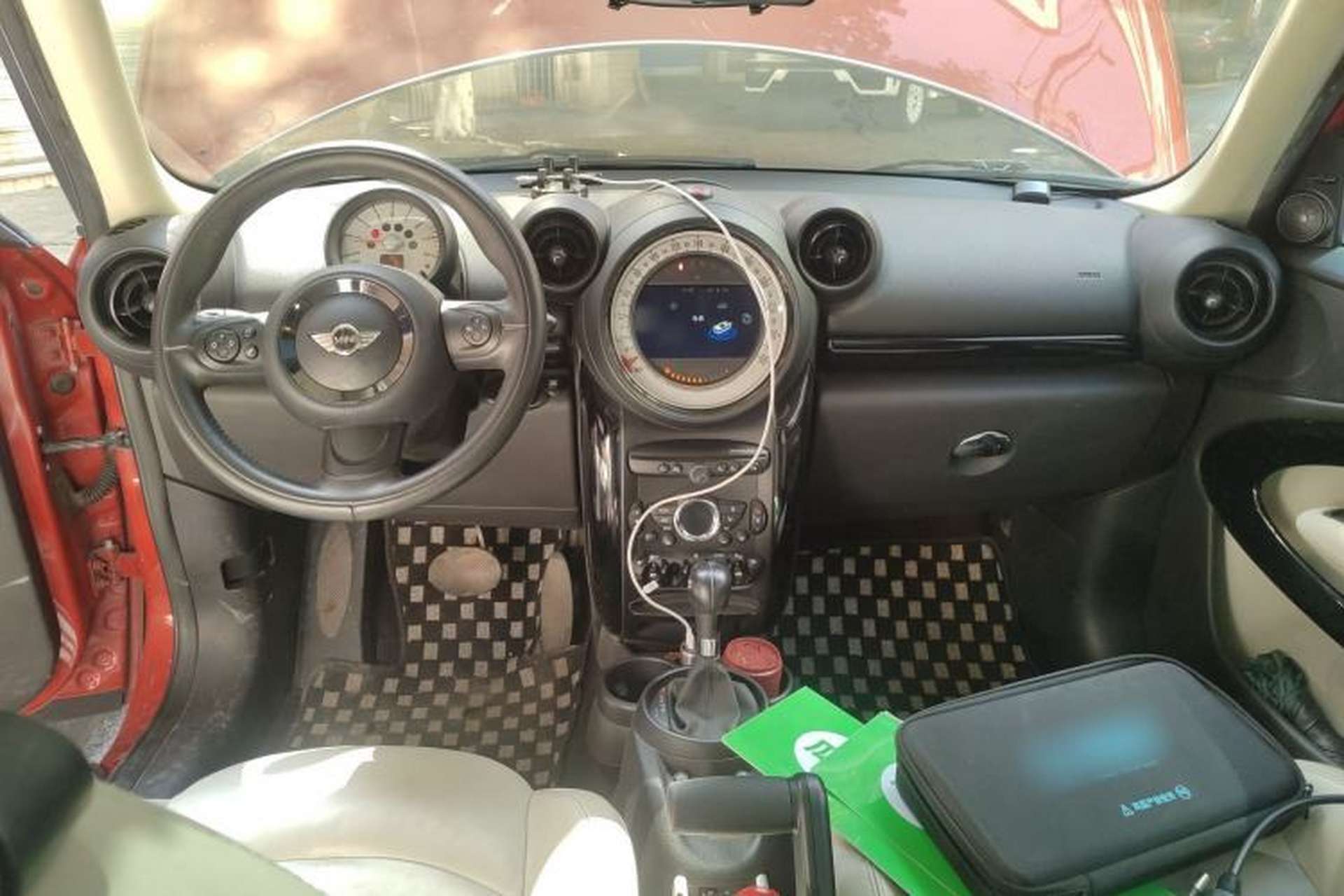 Used MINI Paceman  Center Console