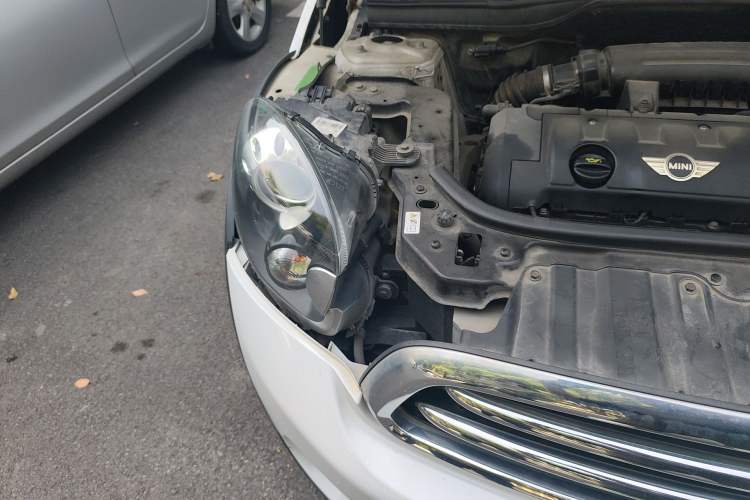 Used MINI Paceman 2013 1.6L COOPER Right Front Headlight