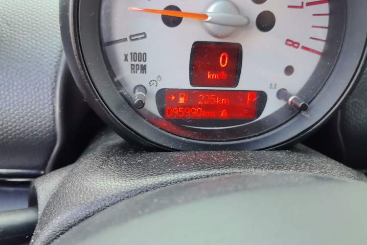 Used MINI Paceman 2013 1.6T COOPER ALL4 Odometer Close Up