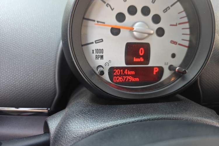 Used MINI Paceman 2013 1.6T COOPER ALL4 Odometer Close Up