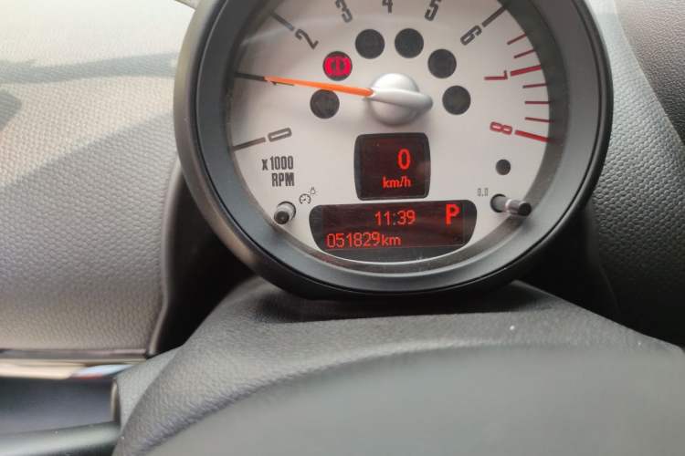 Used MINI Paceman 2013 1.6L COOPER Odometer Close Up