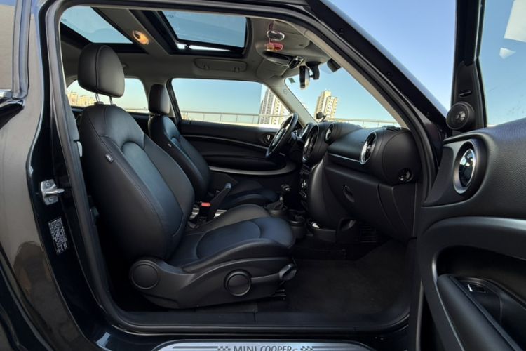 Used MINI Paceman 2014 1.6T COOPER S ALL4 Interior 9