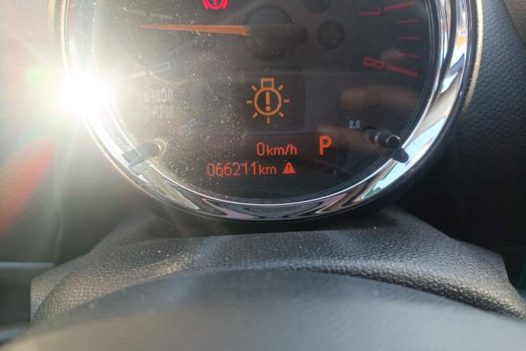 Used MINI Paceman 2014 1.6T COOPER S ALL4 Odometer Close Up