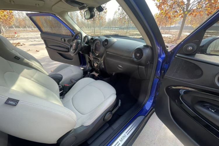 Used MINI Paceman 2014 1.6T COOPER ALL4 Interior 4