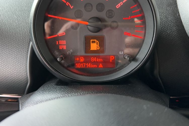 Used MINI Paceman 2014 1.6L COOPER Odometer Close Up