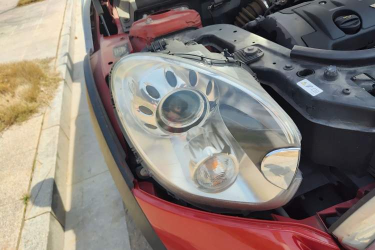 Used MINI Paceman 2014 1.6L COOPER Right Front Headlight