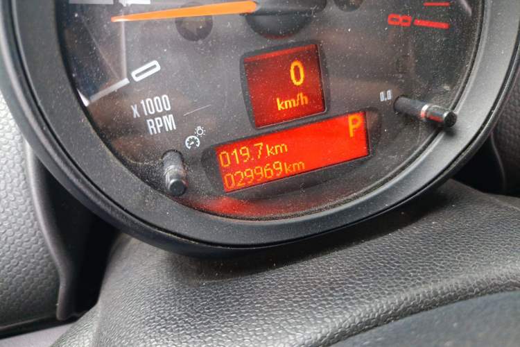 Used MINI Paceman 2014 1.6T COOPER ALL4 Odometer Close Up