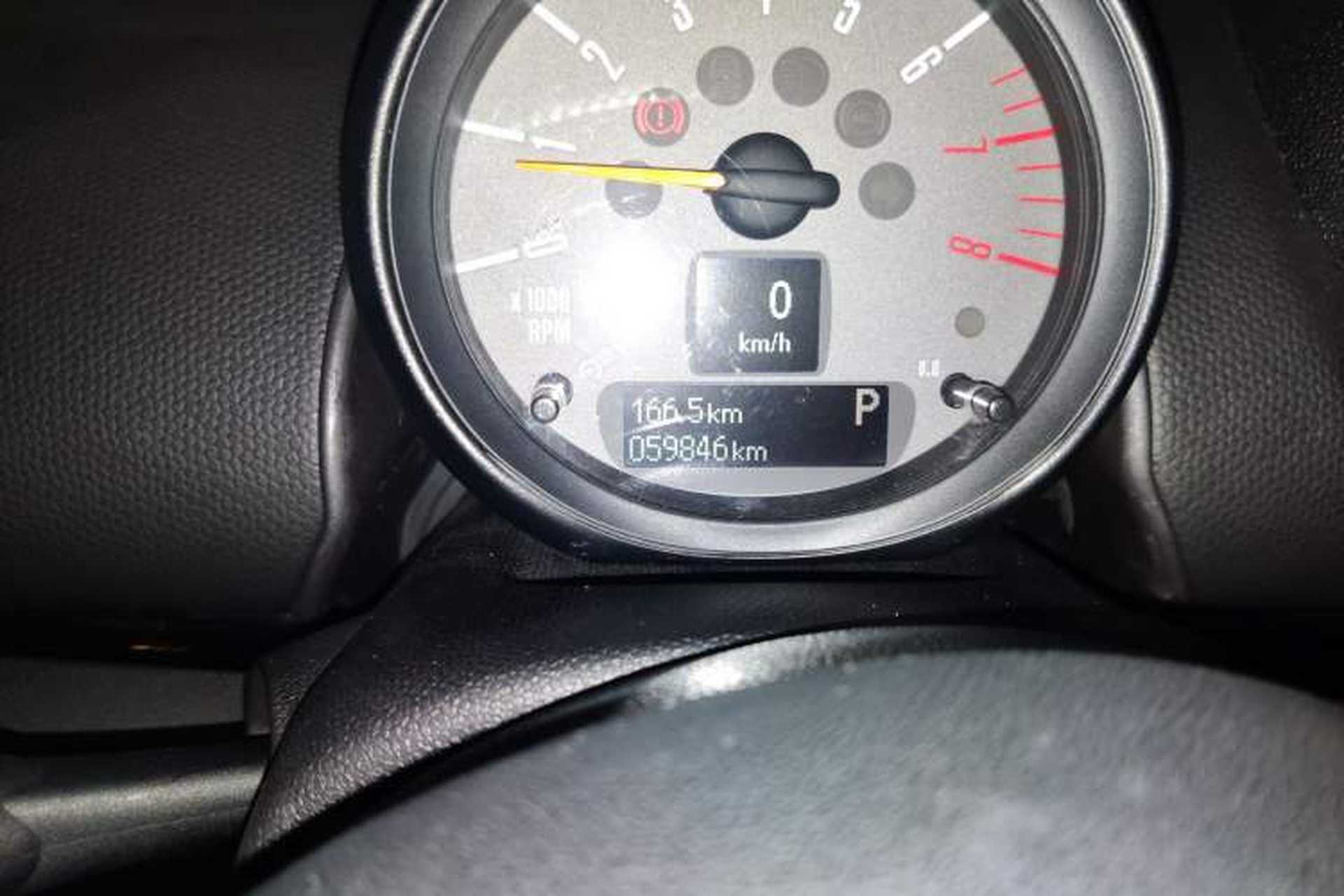 Used MINI Paceman 2014 1.6T COOPER ALL4 Odometer Close Up