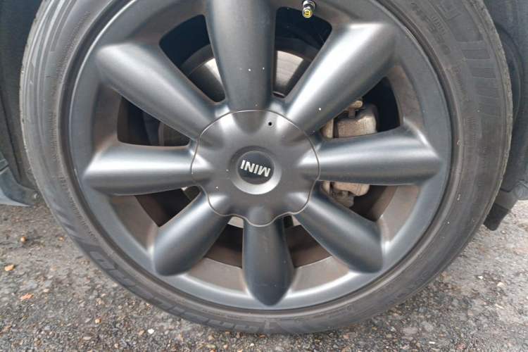 Used MINI Paceman 2014 1.6T COOPER ALL4 Right Front Wheel Hub