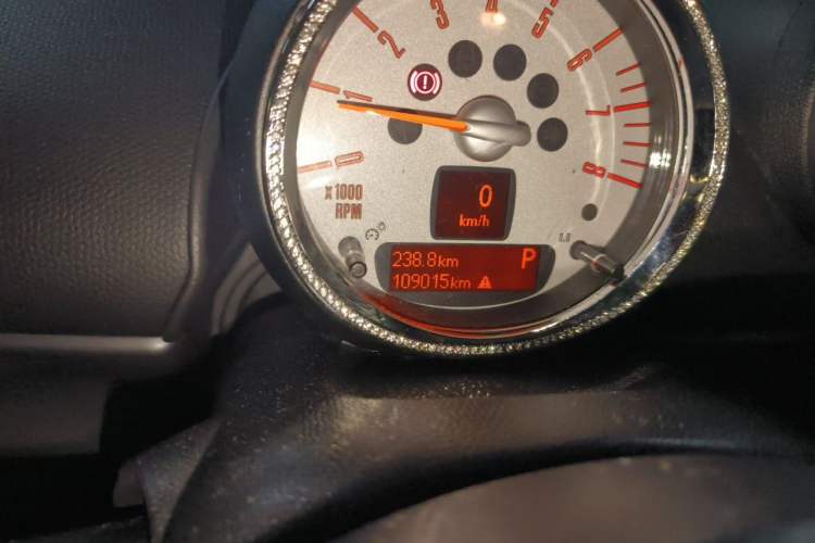 Used MINI Paceman 2014 1.6T COOPER S ALL4 Odometer Close Up