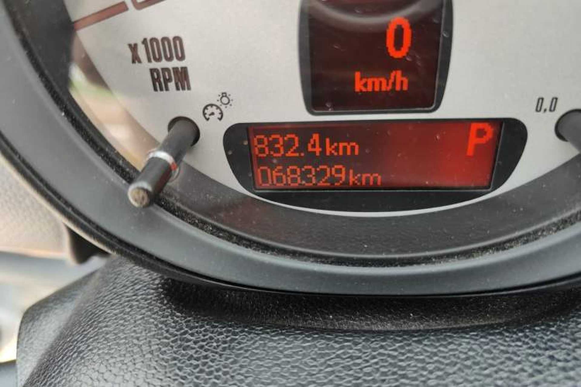 Used MINI Paceman 2014 1.6T COOPER ALL4 Odometer Close Up