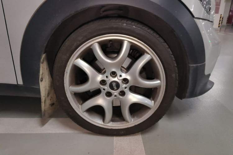 Used MINI Paceman 2014 1.6T COOPER S ALL4 Right Front Wheel Hub