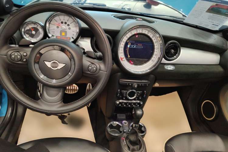 Used MINI Roadster 2012 1.6T COOPER S Interior 2