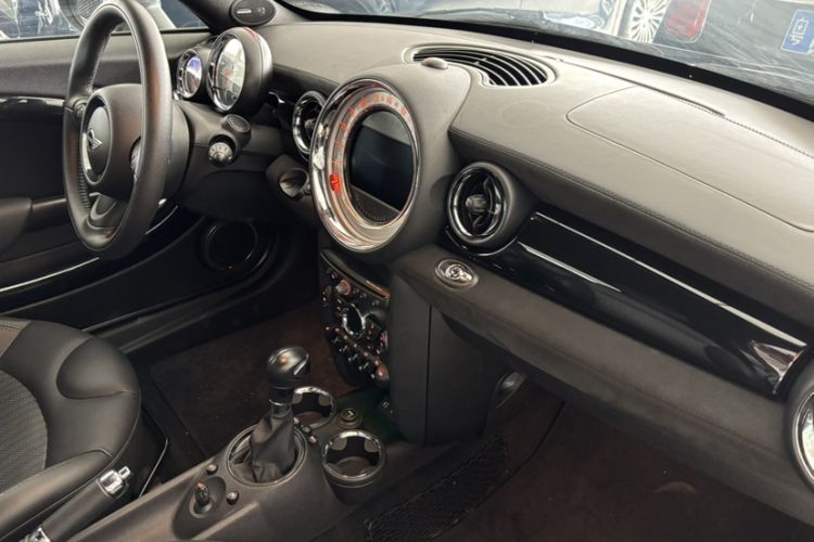 Used MINI Roadster 2012 1.6L COOPER Interior 2