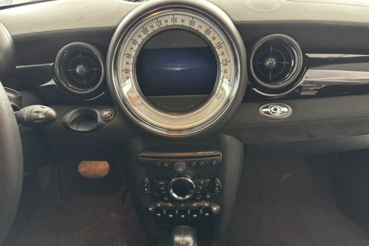 Used MINI Roadster 2012 1.6L COOPER Interior 3