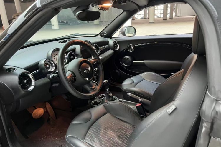 Used MINI Roadster 2012 1.6L COOPER Interior 4