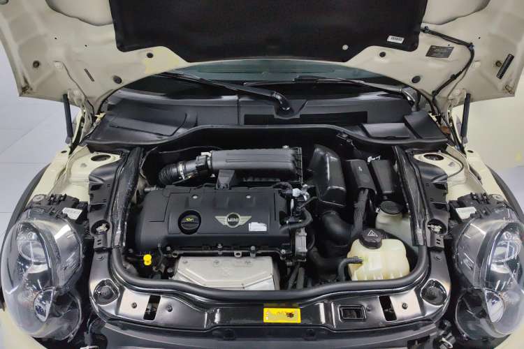 Used MINI Roadster 2012 1.6L COOPER Engine Bay