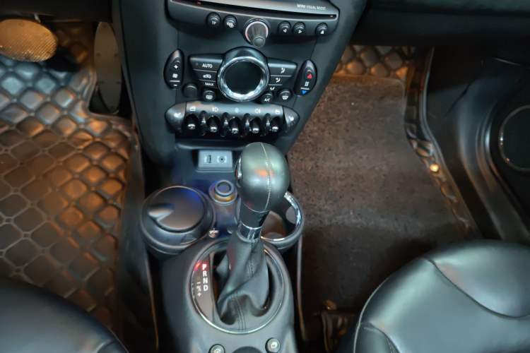 Used MINI Roadster 2012 1.6L COOPER Gear Lever
