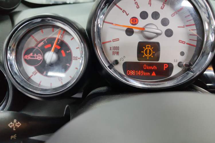 Used MINI Roadster 2012 1.6L COOPER Odometer Close Up