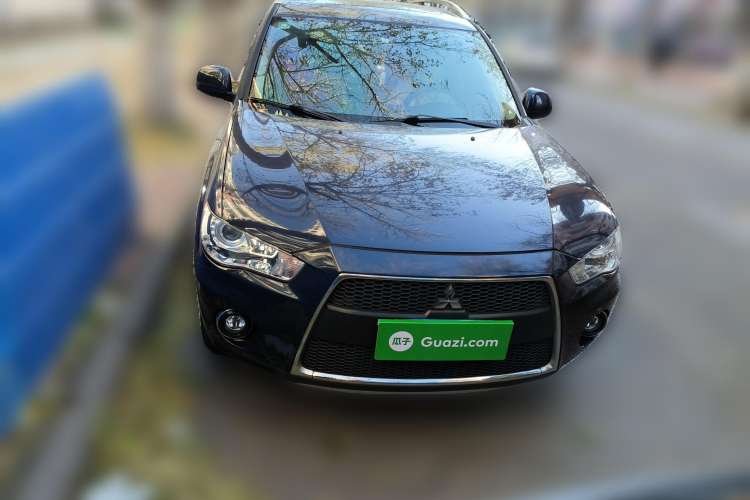 Used Mitsubishi 2010 Kinhui 2.4 Fashion Edition Front