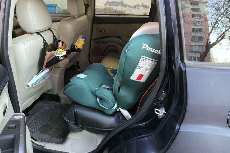 Used Mitsubishi 2010 Kinhui 2.4 Fashion Edition Left Rear Seat