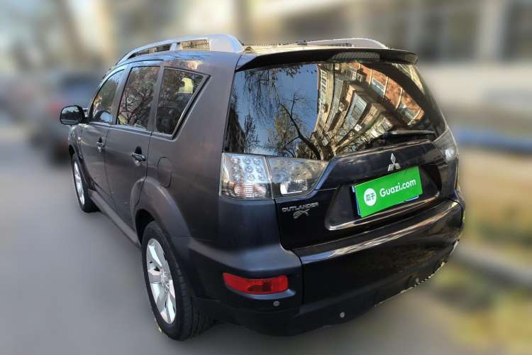 Used Mitsubishi 2010 Kinhui 2.4 Fashion Edition Rear Left 45 Deg