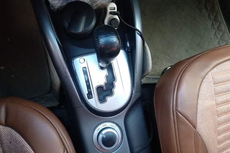 Used Mitsubishi 2012 Kicks 2.0 Sport Navigation Edition Gear Lever