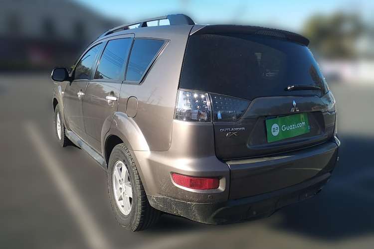 Used Mitsubishi 2012 Kicks 2.0 Sport Navigation Edition Rear Left 45 Deg