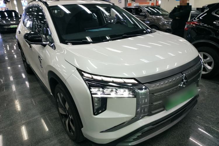 Used Mitsubishi AIRTREK 2022 Hardcore Edition Front Right 45 Deg