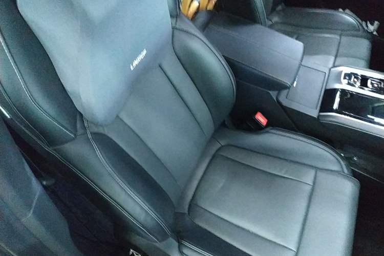 Used Mitsubishi AIRTREK 2022 Hardcore Edition Right Front Seat