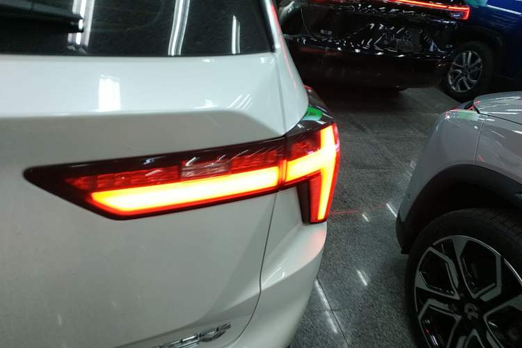 Used Mitsubishi AIRTREK 2022 Hardcore Edition Right Rear Taillight