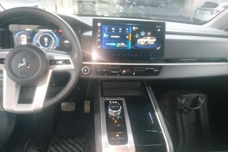 Used Mitsubishi AIRTREK 2022 Pioneer Edition Audio And AC Panel