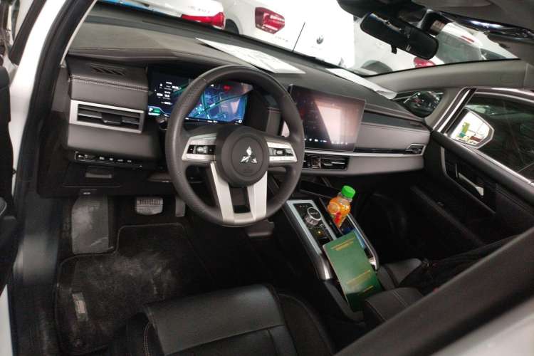 Used Mitsubishi AIRTREK 2022 Hardcore Edition Center Console