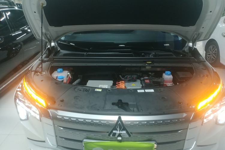 Used Mitsubishi AIRTREK 2022 Pioneer Edition Engine Bay