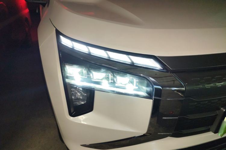 Used Mitsubishi AIRTREK 2022 Hardcore Edition Exterior 3