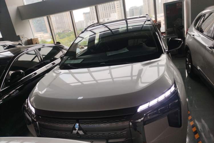 Used Mitsubishi AIRTREK 2022 Hardcore Edition Front