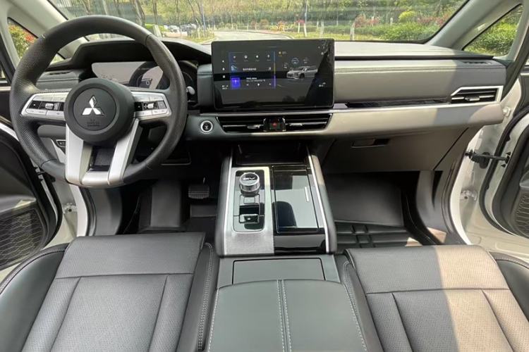 Used Mitsubishi AIRTREK 2022 Hardcore Edition Interior 1