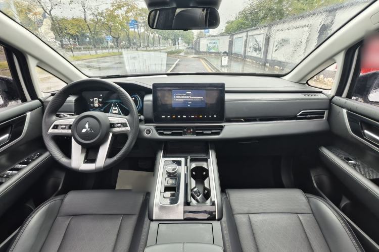Used Mitsubishi AIRTREK 2022 Pioneer Edition Interior 1