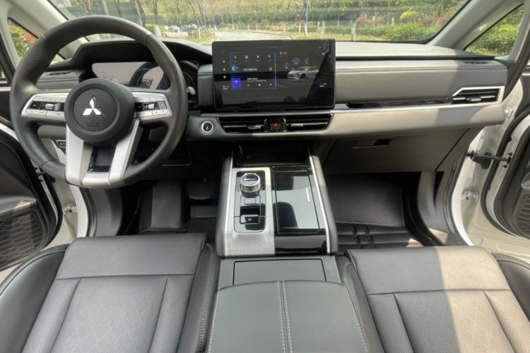 Used Mitsubishi AIRTREK 2022 Hardcore Edition Interior 2
