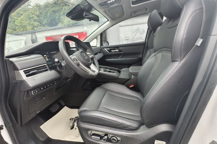 Used Mitsubishi AIRTREK 2022 Pioneer Edition Interior 2
