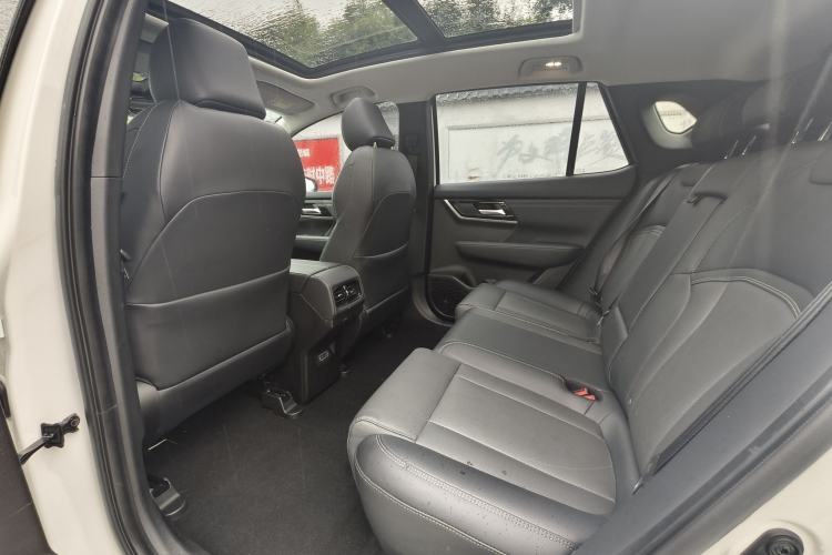 Used Mitsubishi AIRTREK 2022 Pioneer Edition Interior 3