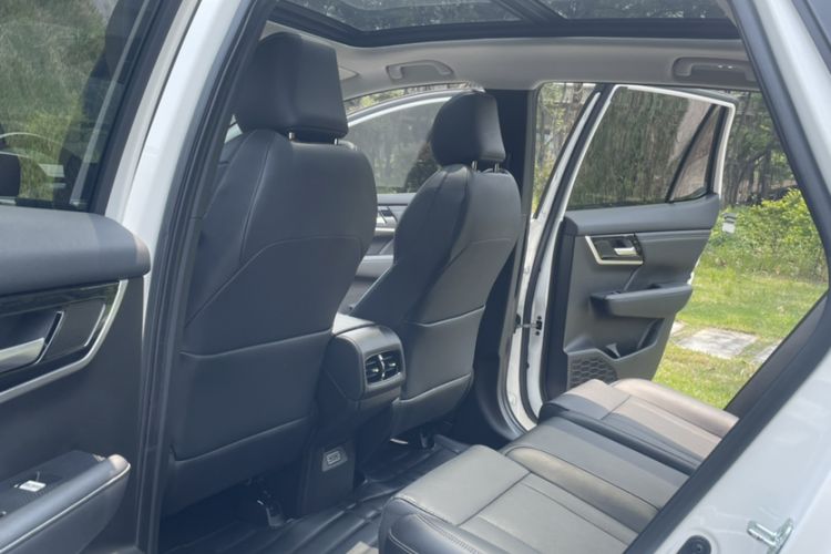 Used Mitsubishi AIRTREK 2022 Hardcore Edition Interior 4