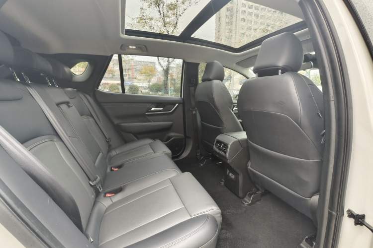 Used Mitsubishi AIRTREK 2022 Pioneer Edition Interior 6